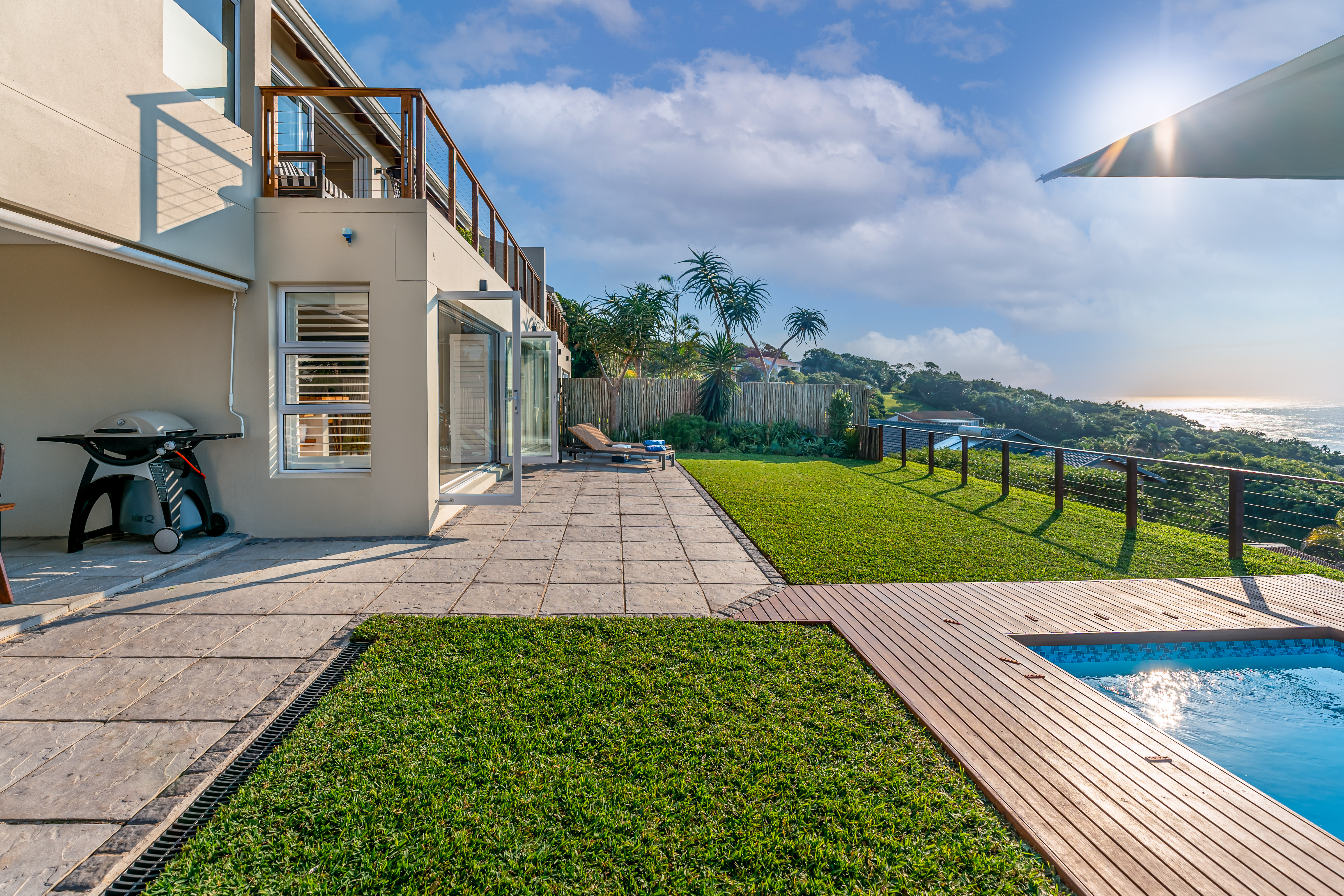 Soleil Mer Ciel Slider Image 1